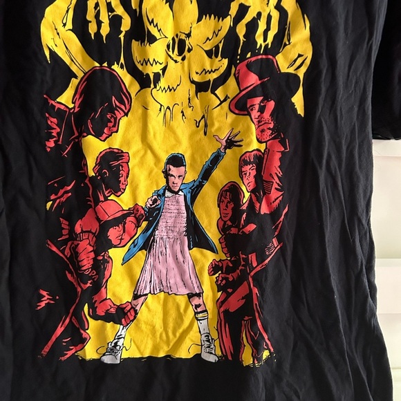 Stranger Things Black Graphic T-Shirt with Yellow and Red Design XL - Picture 4 of 13